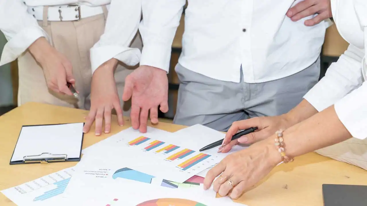 Procurement Satisfaction Paradox Hits 64%: Hackett Study